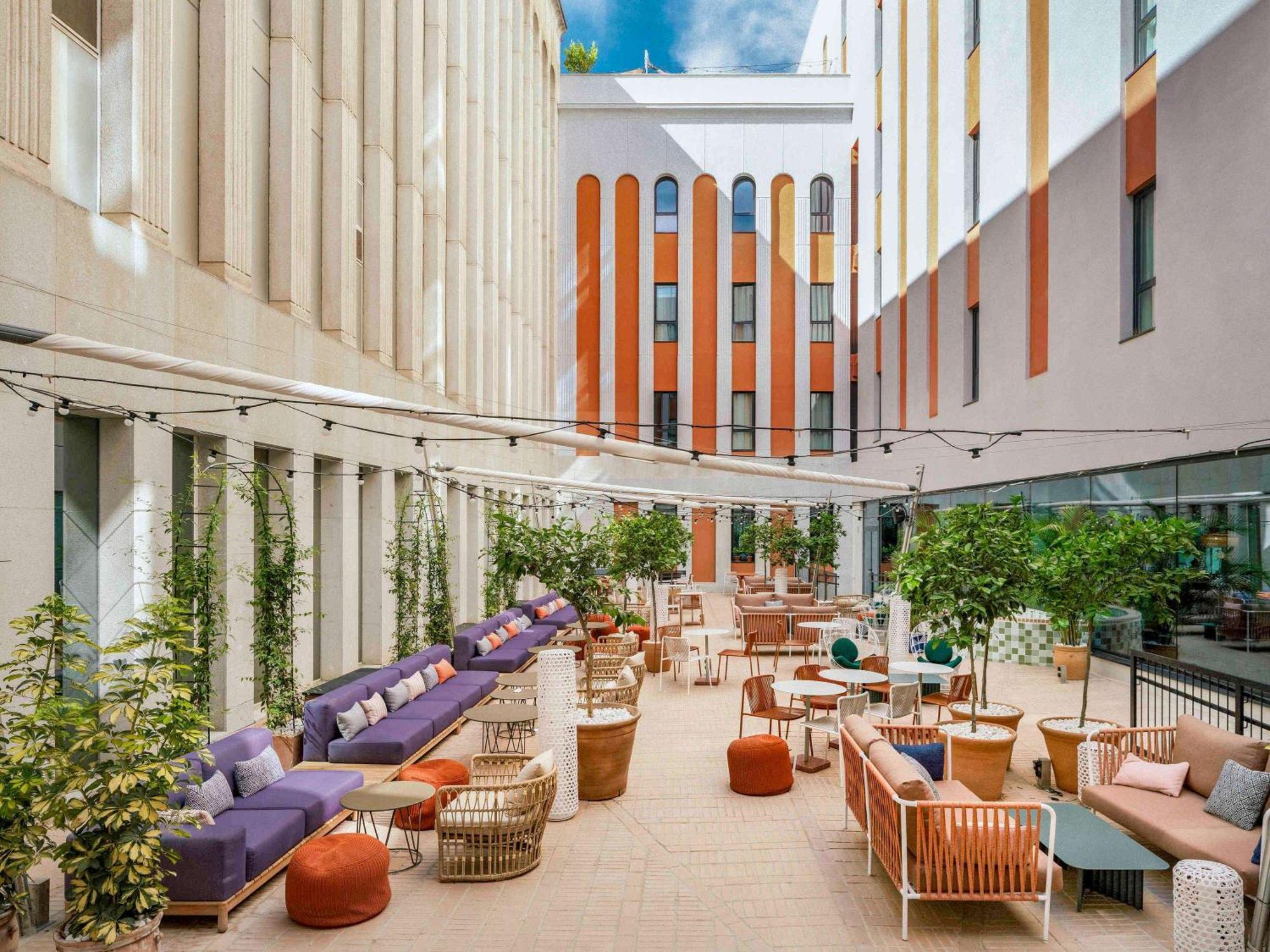 Ibis Styles Sevilla City Santa Justa Bagian luar foto