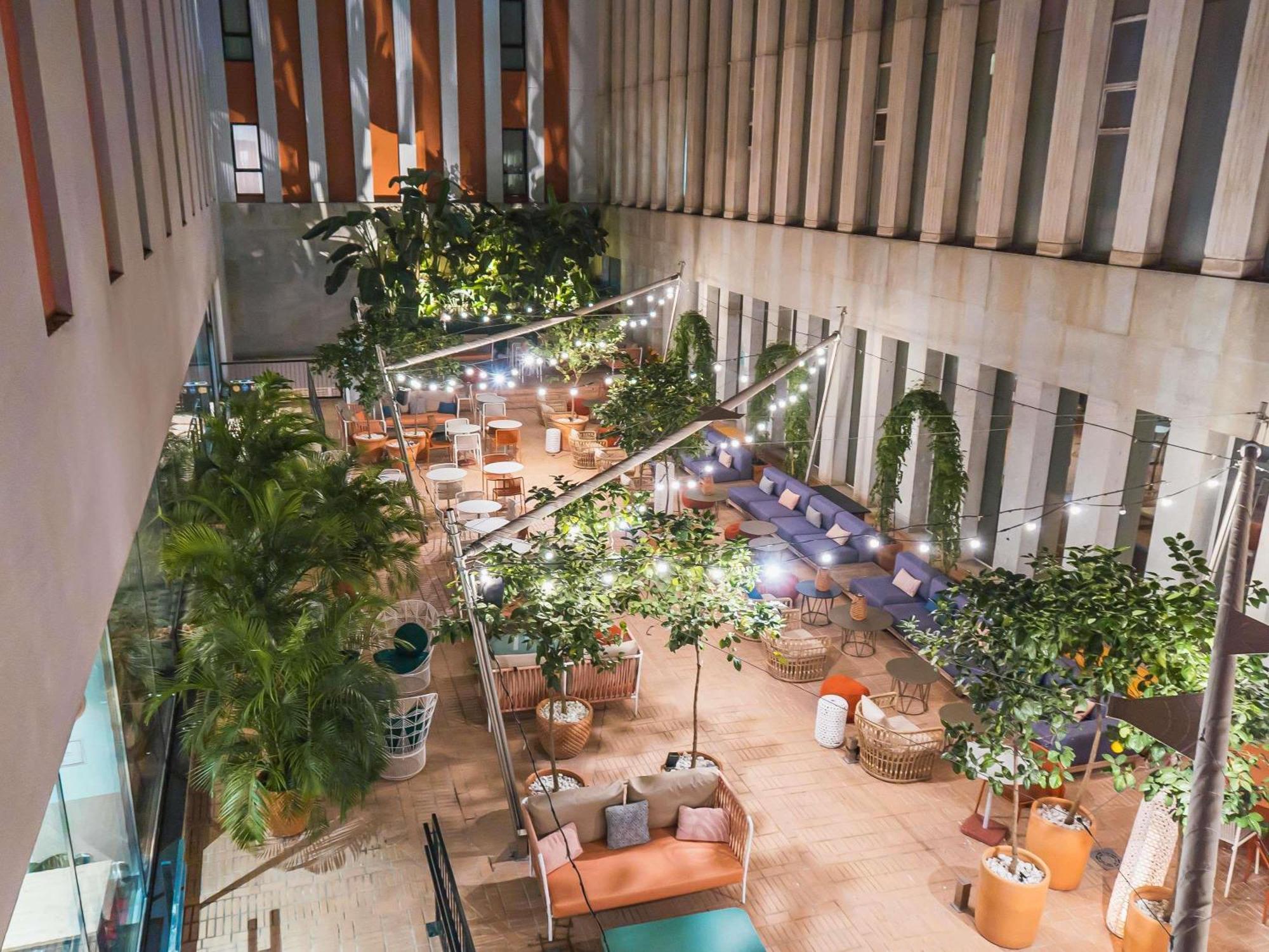 Ibis Styles Sevilla City Santa Justa Bagian luar foto