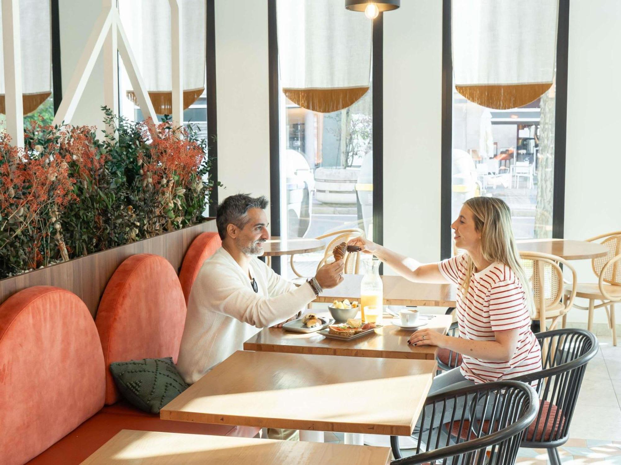 Ibis Styles Sevilla City Santa Justa Bagian luar foto