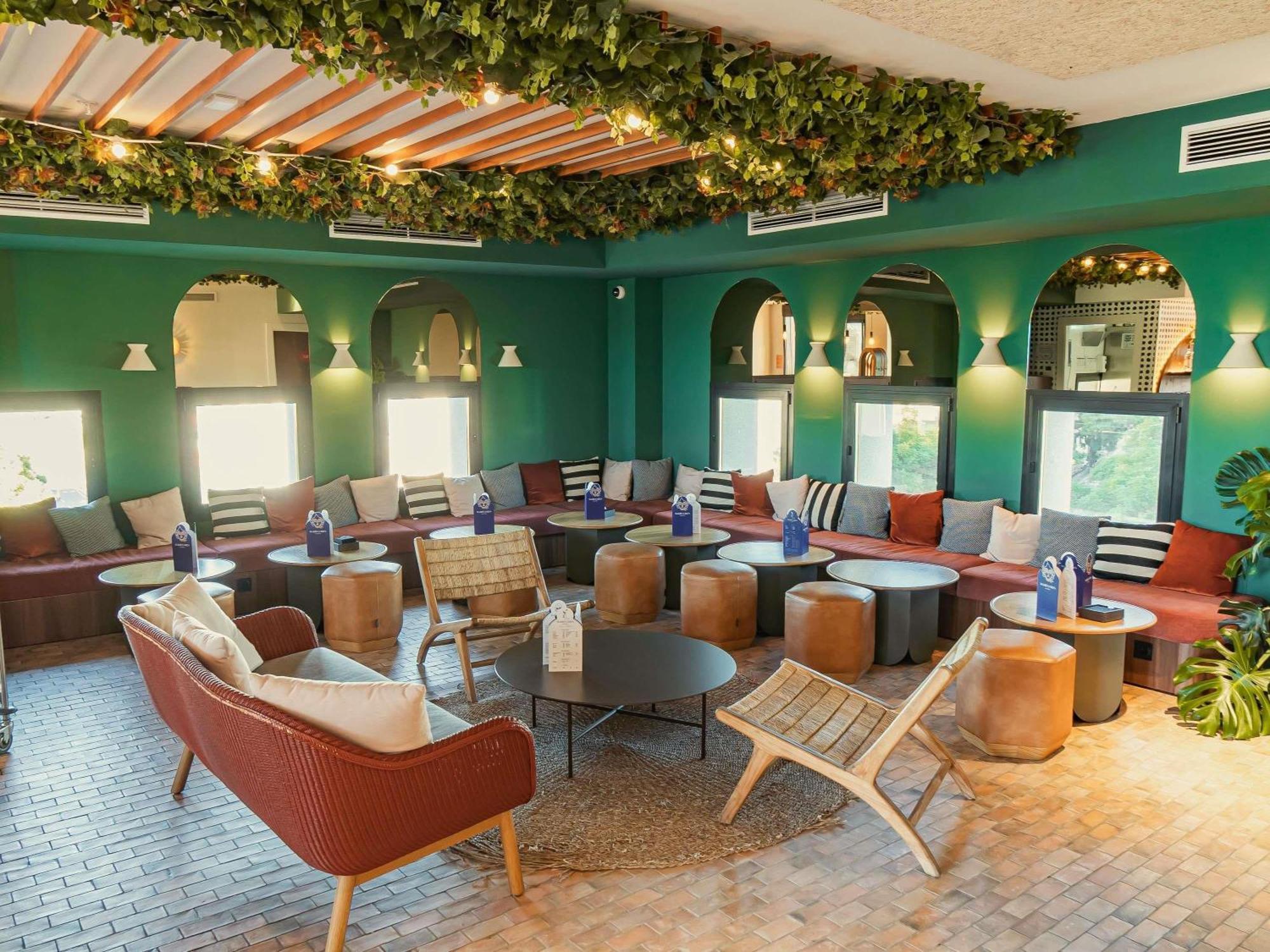 Ibis Styles Sevilla City Santa Justa Bagian luar foto