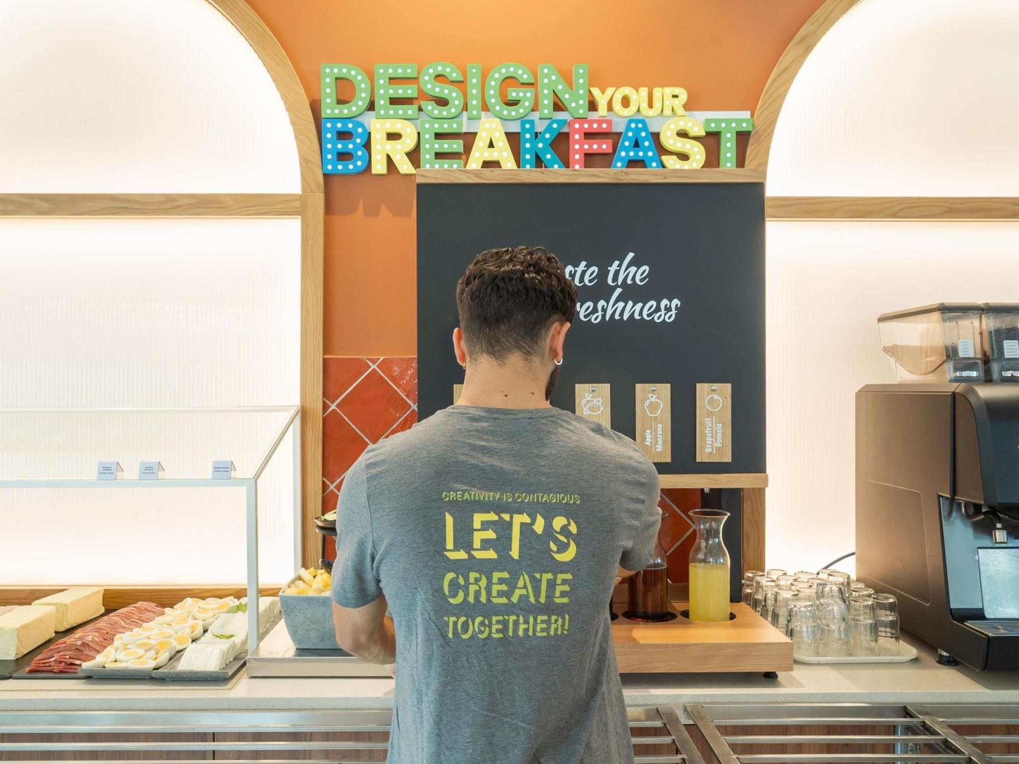 Ibis Styles Sevilla City Santa Justa Bagian luar foto